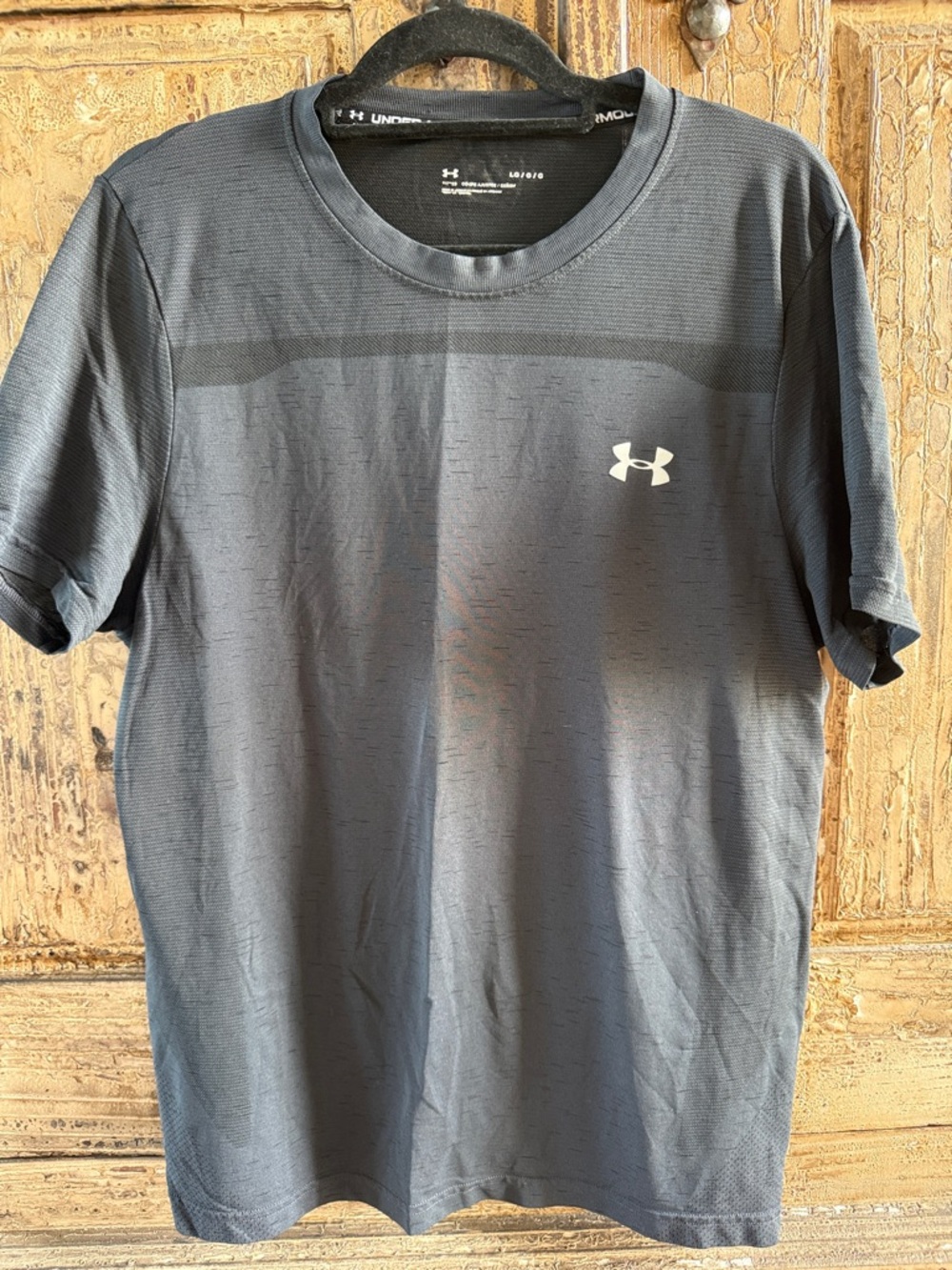 Under Armour Men's Short Sleeve Performance Tee in Charcoal with White Logo